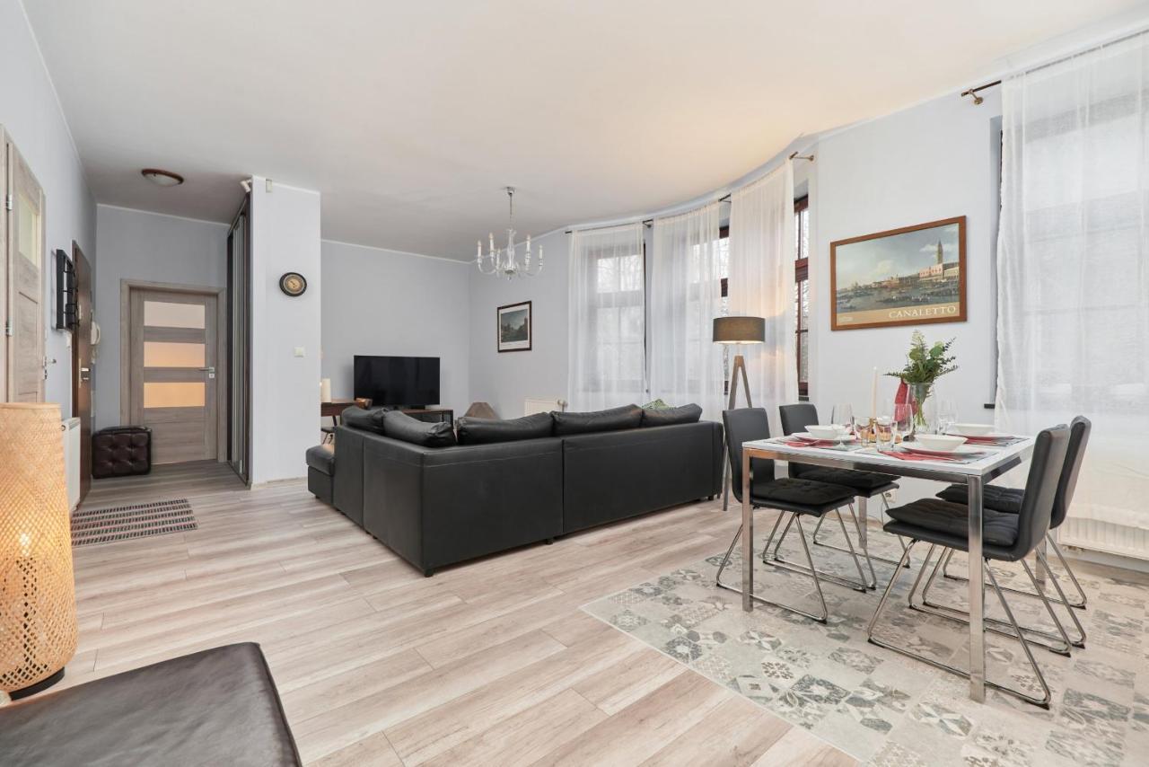 Krzycka Premium By Renters Prestige *